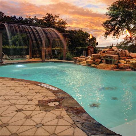 Texas night pools  Sahara Construction & Custom Pools individually designs and builds every pool to meet our clients’ personal tastes and budget